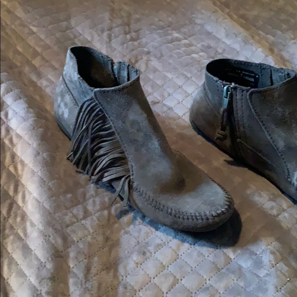 Moccasins grey